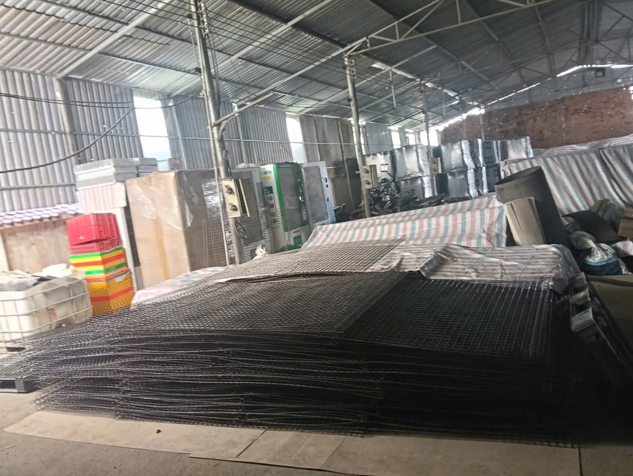 Sơn hàng rào khung lưới thép - Ảnh 2